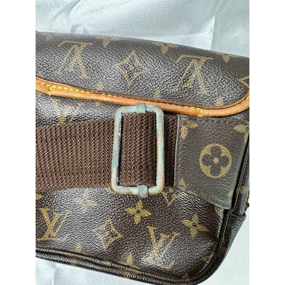 Vintage Louis Vuitton Monogram Bosphore Waist Bag - Picture 7 of 16